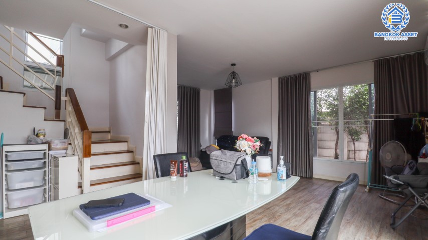 *****บ้านเดี่ยวมือสองย่านนนทบุรี ม.ดีซิโอ้ ราชพฤกษ์ หลังมุม บนเนื้อที่ 54.1 ตร.ว. พร้อมฟังก์ชัน 3 ห้องนอน 3 ห้องน้ำ 2 ที่จอดรถ บรรยากาศเงียบสงบ ทำเลดี เชื่อต่อทั้งถนนราชพฤกษ์, ถนนรัตนาธิเบศร์, ถนนชัยพฤกษ์, ถนนแจ้งวัฒนะ และรถไฟฟ้าสายสีม่วง "สถานีบางรักน้อยท่าอิฐ"